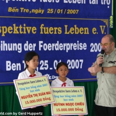 Perspektive fürs Leben e.V. verleiht jährlich Förderpreise an der Tan Loi Thanh Secondary School im Mekong-Delta