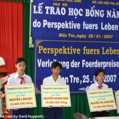 Perspektive fürs Leben e.V. verleiht jährlich Förderpreise an der Tan Loi Thanh Secondary School im Mekong-Delta