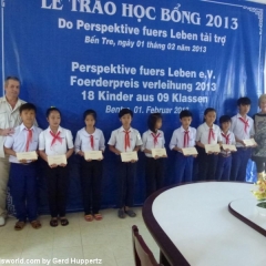 Perspektive fürs Leben e.V. verleiht jährlich Förderpreise an der Tan Loi Thanh Secondary School im Mekong-Delta