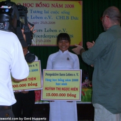 Perspektive fürs Leben e.V. verleiht jährlich Förderpreise an der Tan Loi Thanh Secondary School im Mekong-Delta