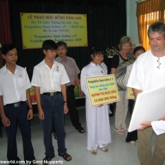 Perspektive fürs Leben e.V. verleiht jährlich Förderpreise an der Tan Loi Thanh Secondary School im Mekong-Delta